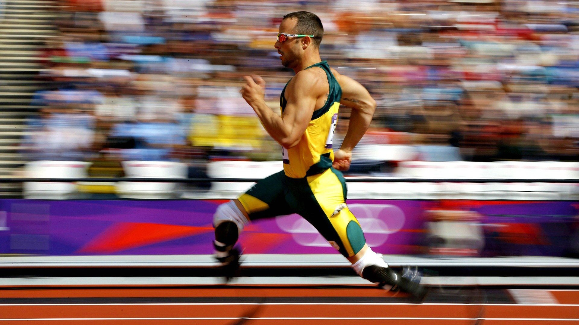 冬奥足球项目引热议，墨西哥球迷打出“冰上斗士”横幅，墨西哥冬奥会