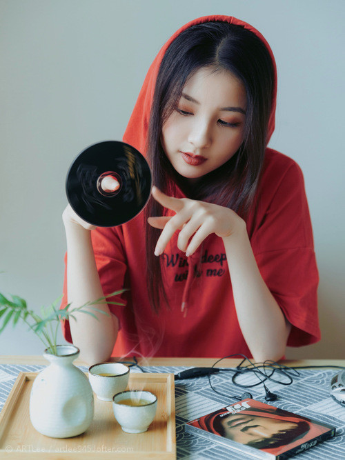 九游app官网下载-球员在比赛中展现出全面的篮球技巧，篮球比赛球员注意事项