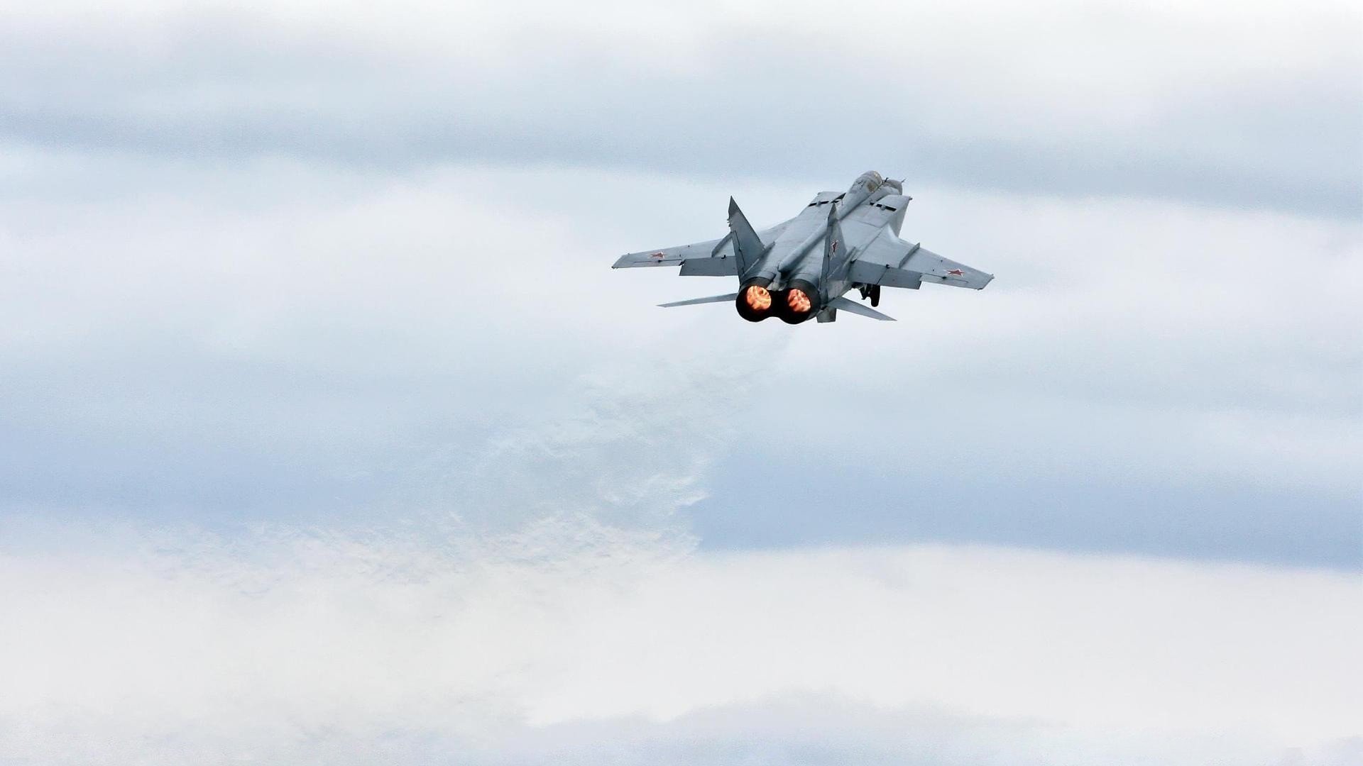 篮球专项技能训练中的动作连贯性分析，篮球运球连贯动作