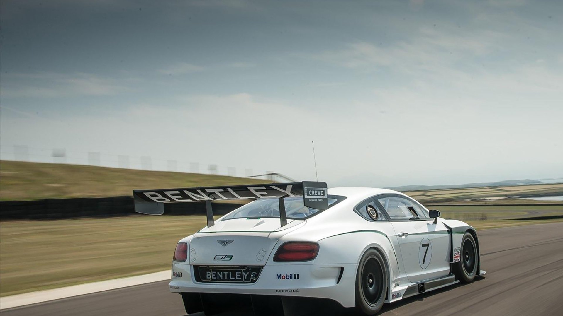 足球学校招生条件日益规范保障学生全面成长,足球学校招生年龄有限制吗